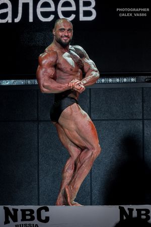 CLASSIC PHYSIQUE